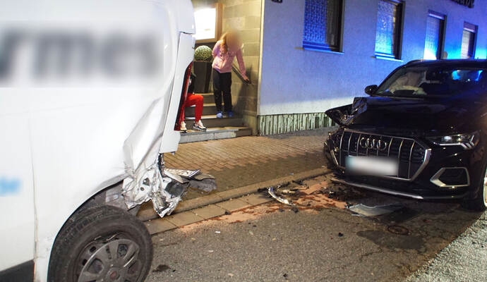 Der Fahrer muss nun wegen einer Verkehrsstraftat mit einer Anzeige rechnen.