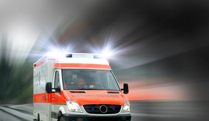 Bei dem Unfall wurde eine 51-Jährige auf dem Beifahrersitz leicht verletzt.