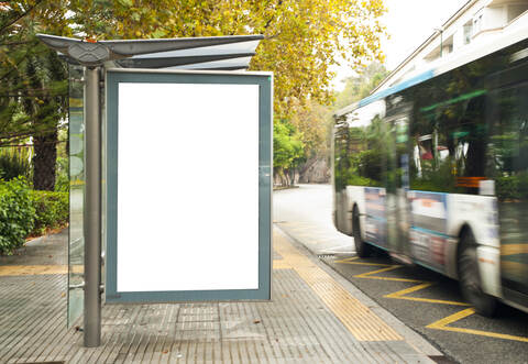 Der Sachschaden beläuft sich auf weit über 1.000 Euro.