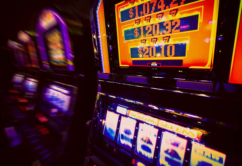 Auf Spielautomaten in einer Gaststätte in Langensteinbach hatte es in Einbrecher in der Nacht auf Donnerstag abgesehen.