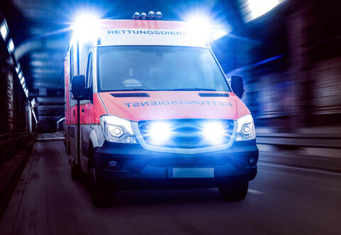 Die beiden Schwerverletzten wurden in ein Krankenhaus gebracht.