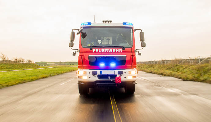 Im Keller der Doppelhaushälfte war laut Polizei ein offener Brand ausgebrochen. Im Keller der Doppelhaushälfte war laut Polizei ein offener Brand ausgebrochen.