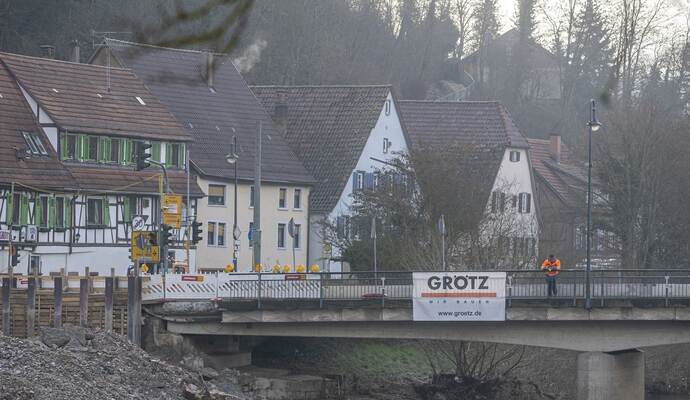 Die Verzögerung an den Bauarbeiten an der Herrenwaagbrücke sorgt für Ärger in Mühlacker.
