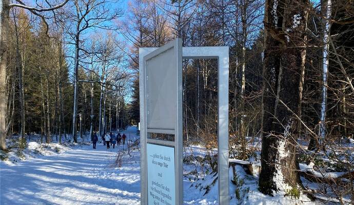 Das enge Türle beschreibt die ehemalige Grenzlinie zwischen Baden und Württemberg. Das enge Türle beschreibt die ehemalige Grenzlinie zwischen Baden und Württemberg.