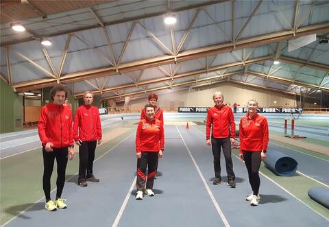 Erfolgreiche Gazellen: Von links Rainer Beisel, Klaus Overzier, Kopej Tokpetova, Iris Würtz (hinten), Peter Schultz und Britta Tepe.