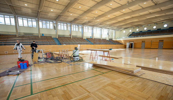 Jahnhalle Umbau Notunterkunft