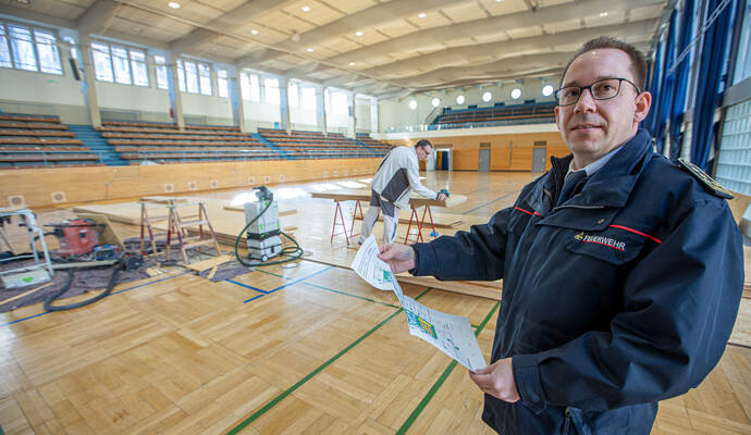 Jahnhalle Umbau Notunterkunft