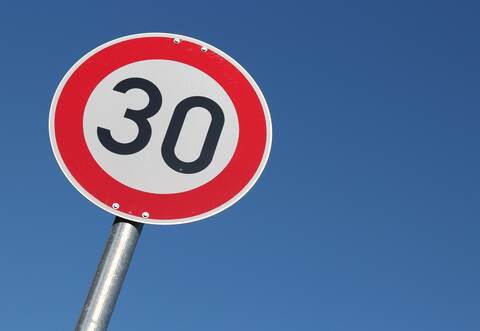 Vor dem Kindergarten an der Öschelbronner Ortsdurchfahrt gilt seit kurzem Tempo 30.