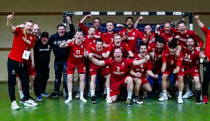 Riesenjubel: In zwei knallharten "Endspielen" gegen Durlach behielten die Knittlinger Handballer die Oberhand.