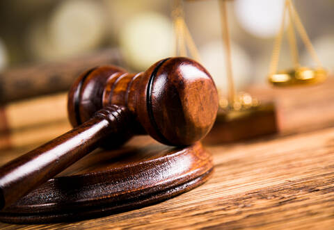 Der Prozess wird im Mai fortgesetzt.