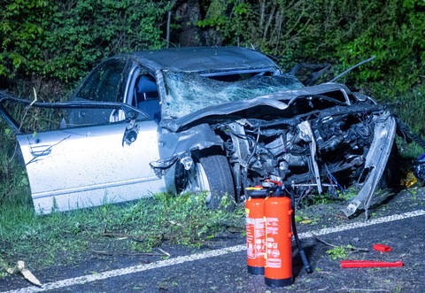 Das Fahrzeug des 21-Jährigen wurde bei dem Unfal total zerstört.