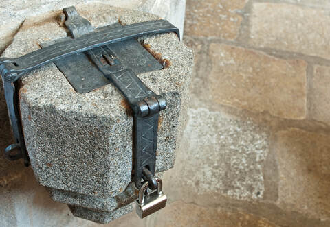 Auf den Opferstock (Symbolbild) hatten es Diebe in zwei Kapellen der Region abgesehen.