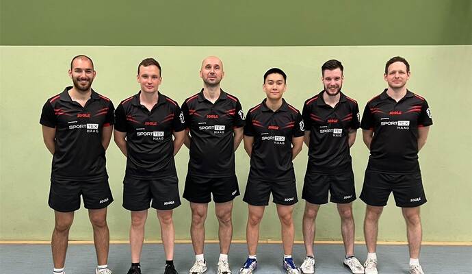 Vorzeitig Meister in der Tischtennis-Verbandsliga und damit Aufsteiger in die Verbandsoberliga: der TTG Kleinsteinbach/Singen II mit von links Kian Aragian, Michael Schweizer, Ilija Rajkovaca, Remy Pham, Kevin Valentin sowie Patrick Mößner.