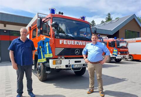 Bürgermeister Thomas Keller (rechts) und Feuerwehrkommandant Thomas Schmollinger freuen sich auf das Feuerwehrfest.