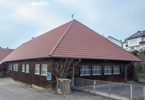 Die Winzerhalle in Ellmendingen soll möglichst schnell für die Allgemeinheit und für die Vereine zur Verfügung stehen.