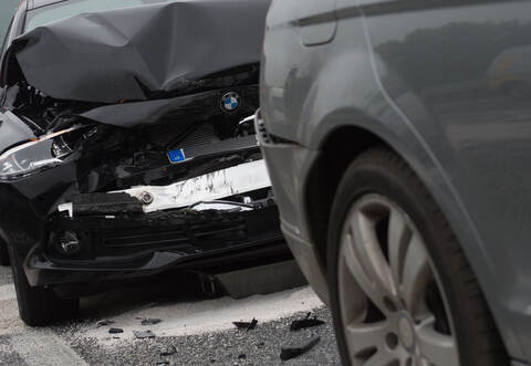 Die Polizei sucht Zeugen für einen Unfall  am Ersinger Kreuz.  