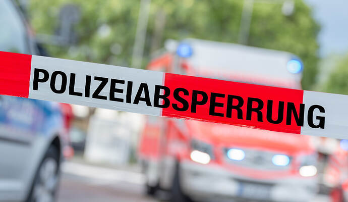 Die betroffene Straße musste kurzzeitig gesperrt werden. Die betroffene Straße musste kurzzeitig gesperrt werden.