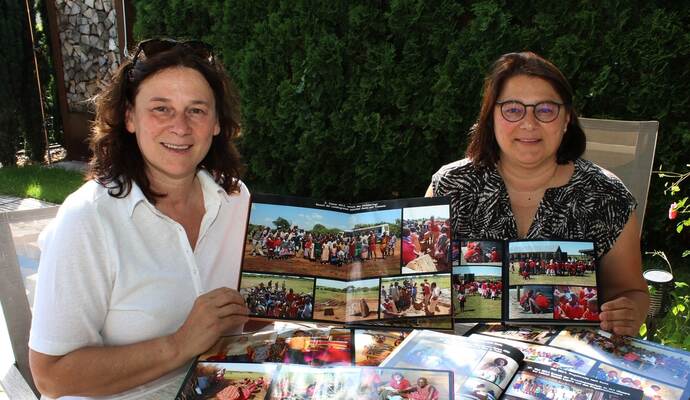 Effiziente Entwicklungshilfe vor Ort in Kenia mit ihrem Wiernsheimer Verein "Naretoi" leisten seit dem Jahr 2010 die Schwestern Heike Längle (links) und Birgit Faas. Effiziente Entwicklungshilfe vor Ort in Kenia mit ihrem Wiernsheimer Verein "Naretoi" leisten seit dem Jahr 2010 die Schwestern Heike Längle (links) und Birgit Faas.