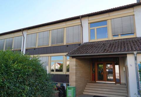 Flure sollen integriert werden: Die Kieselbronner Grundschule will ein neues Lernkonzept umsetzen. Der Gemeinderat will zuerst in anderen Schulen sehen, wie das funktioniert.