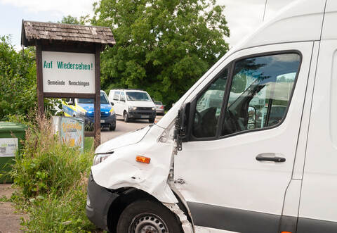 Ein Motorradfahrer wurde am Freitag bei einem Unfall in Wilferdingen schwer verletzt.