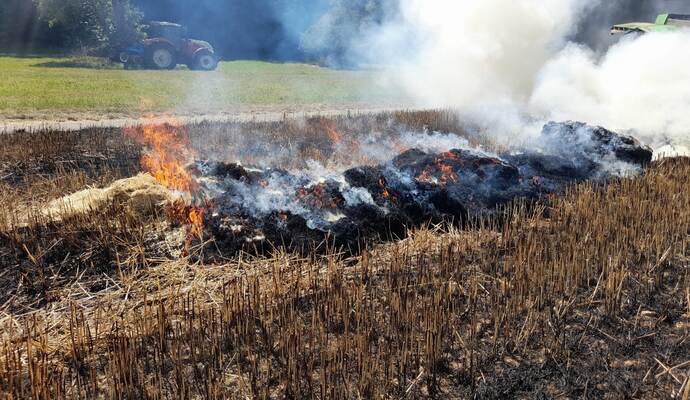 Zwischen 120 und 170 Quadratmetern fielen den Flammen zum Opfer. Zwischen 120 und 170 Quadratmetern fielen den Flammen zum Opfer.
