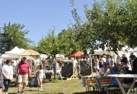Auf der Obstwiese des OGV Dietlingen gibt es Augenschmaus und Köstliches "made in Keltern".