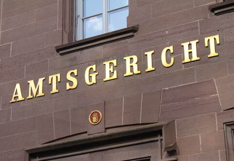 Zu einer Geldstrafe von 9900 Euro wurde eine Ärztin in Maulbronn verurteilt.