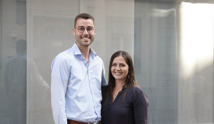 Fabian Bader, hier mit seiner Frau Kristiane, wird neuer Bürgermeister in Neuenbürg. Foto: Tilo Keller