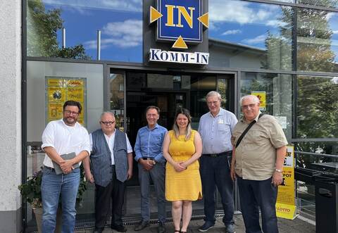 Beim Komm-In haben sich CDU-Kreisrat und Bürgermeister Martin Steiner (von links, Birkenfeld), CDU-Fraktionsvorsitzender Günter Bächle (Mühlacker), Kreisrat Hartmut Ochner (Birkenfeld), die Sternenfelser Bürgermeisterin Antonia Walch sowie die Kreisräte Peter Napiwotzky (Mühlacker) und Kurt Ebel (Remchingen) über diverse Themen ausgetauscht.