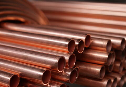 Nach ersten Schätzungen wird der Schaden bei Einbruch und Diebstahl auf etwa 6.000 Euro geschätzt.