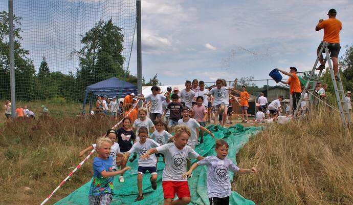 Ein „Schlamm-Run“ bildete den Höhepunkt der Aktionswoche "Ferien ohne Koffer" des EC Remchingen.
