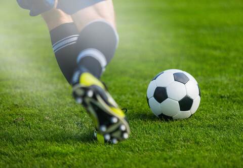 Die Nöttinger trafen per Elfmeter zum 0:1, später glichen die Kickers aus.