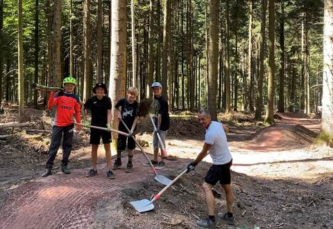 An der Schwanner Warte wird kräftig gewerkelt.