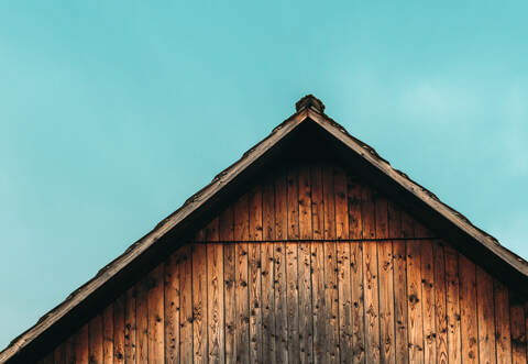 Nach dem derzeitigen Stand der Ermittlungen seien laut Polizei mindestens sechs Gartenhütten im Gewann "Im Schießloch" durch unbekannte Täter aufgebrochen und diverse Gerätschaften entwendet worden.