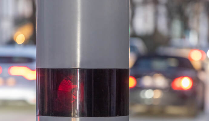 Die gemessene Höchstgeschwindigkeit bei erlaubten 100 Stundenkilometern betrug 146 Stundenkilometer. Symbolbild: Kara - stock.adobe.com