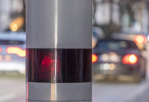 Die gemessene Höchstgeschwindigkeit bei erlaubten 100 Stundenkilometern betrug 146 Stundenkilometer. Symbolbild: Kara - stock.adobe.com