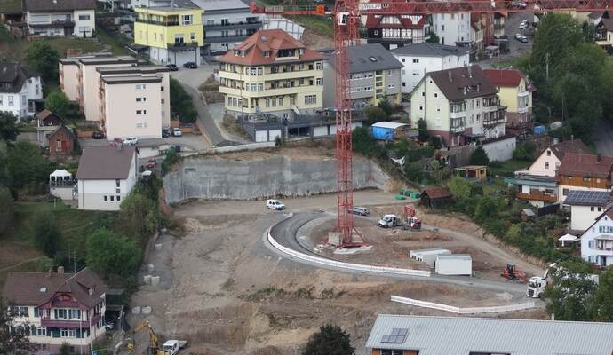Geschäftiges Treiben herrscht beim ehemaligen Wernerheim in Bad Wildbad. Geschäftiges Treiben herrscht beim ehemaligen Wernerheim in Bad Wildbad.