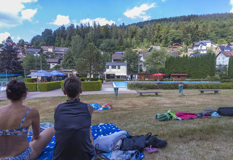 Wenig los war in dieser Saison im Höfener Freibad. Wegen der Bauarbeiten in der Ortsmitte war es nur schwer zu erreichen.