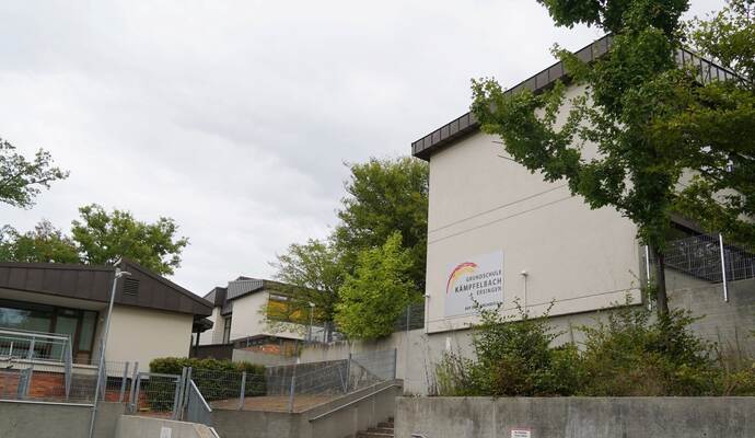 Wechsel steht an: An der Ersinger Kirchbergschule betreibt die katholische Kirche zwei Außengruppen ihres Kindergartens. Diese sollen ab dem kommenden Kita-Jahr in andere Trägerschaft wechseln.