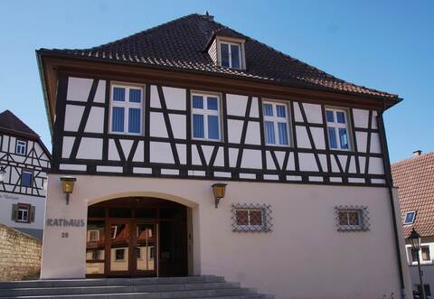 Das Kieselbronner Rathaus: Auch hier könnte sich die Verwaltung eine Photovoltaikanlage grundsätzlich vorstellen.