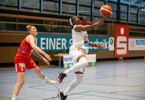 Ist nun wieder für die Sterne am Ball: Krystal Vaughn.