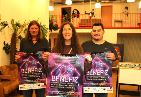 Martin Mohr (von links), Jugendhausleiterin Gudrun Gallus und Daniel Gittinger.