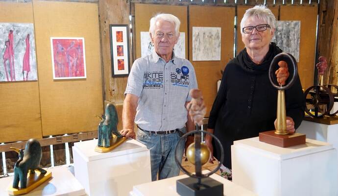 Stellen gemeinsam aus: Gabriele Münster und Heinz Rupp präsentieren in den kommenden Tagen ihre Gemälde und Skulpturen in Ellmendingen. Stellen gemeinsam aus: Gabriele Münster und Heinz Rupp präsentieren in den kommenden Tagen ihre Gemälde und Skulpturen in Ellmendingen.