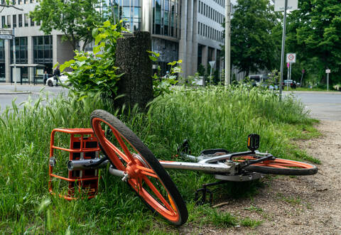 Die Polizei schließt nicht aus, dass dem Sturz ein medizinischer Notfall vorausgegangen sein könnte.