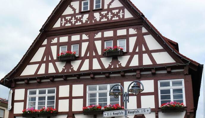 Seit vielen Jahren ist der Eine-Welt-Laden nun im Alten Rathaus in Birkenfeld untergebracht.  Foto. Jutta Goldhorn/Privat