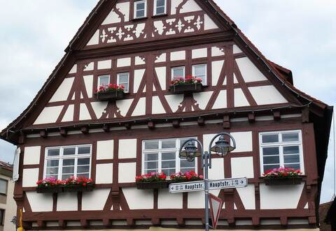 Seit vielen Jahren ist der Eine-Welt-Laden nun im Alten Rathaus in Birkenfeld untergebracht.  Foto. Jutta Goldhorn/Privat