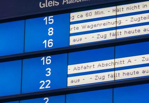 In Pforzheim und Mühlacker kommt es am Dienstagabend zu Problemen im Bahnverkehr.