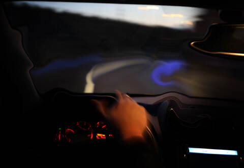 Ein angetrunkener Autofahrer ist mit seinem Wagen auf einem Friedhof in Bretten gelandet.