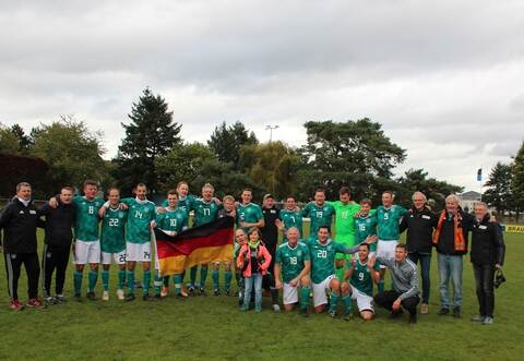 Zum zweiten Mal nach 2011 halten die deutschen Bürgermeister den Alpencup in den Händen. Den Titel wollen sie im nächsten Jahr in Österreich verteidigen.