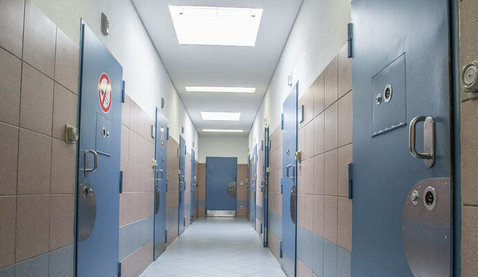 Teils anonym wenden sich Briefeschreiber an die PZ und kritisieren die Haftbedingungen in der JVA Heimsheim.